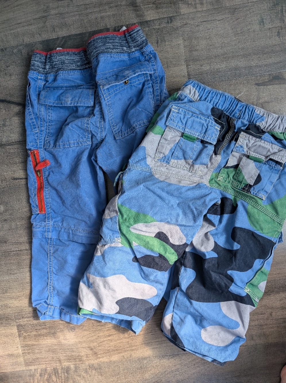 Mini Boden Boys 3Y Bundle: Jersey Lined Camo Cargoes & Zip-Off Convertible Pants - Picture 2 of 9